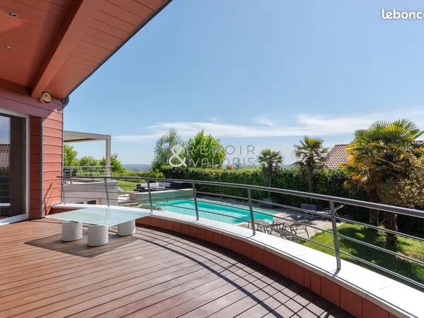 Maison 10 pièces 441 m²