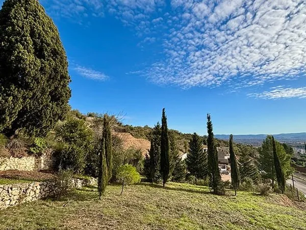 Terrains à bâtir à CLERMONT L HERAULT, LES HAUTS DU MAZET. 744m2