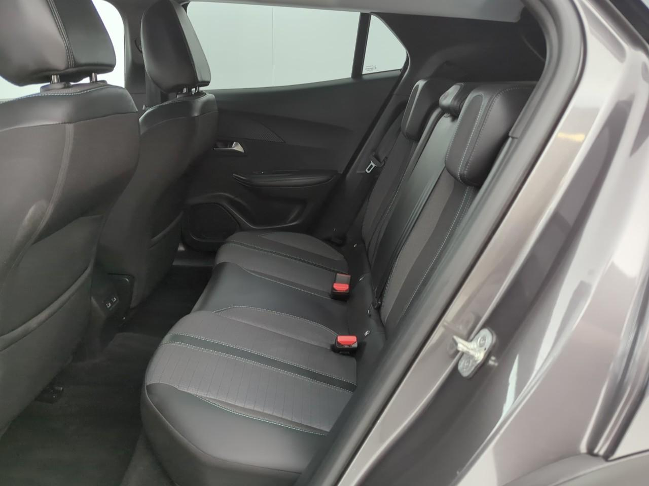 Peugeot 2008 puretech 130 s&s eat8 allure — photo 10