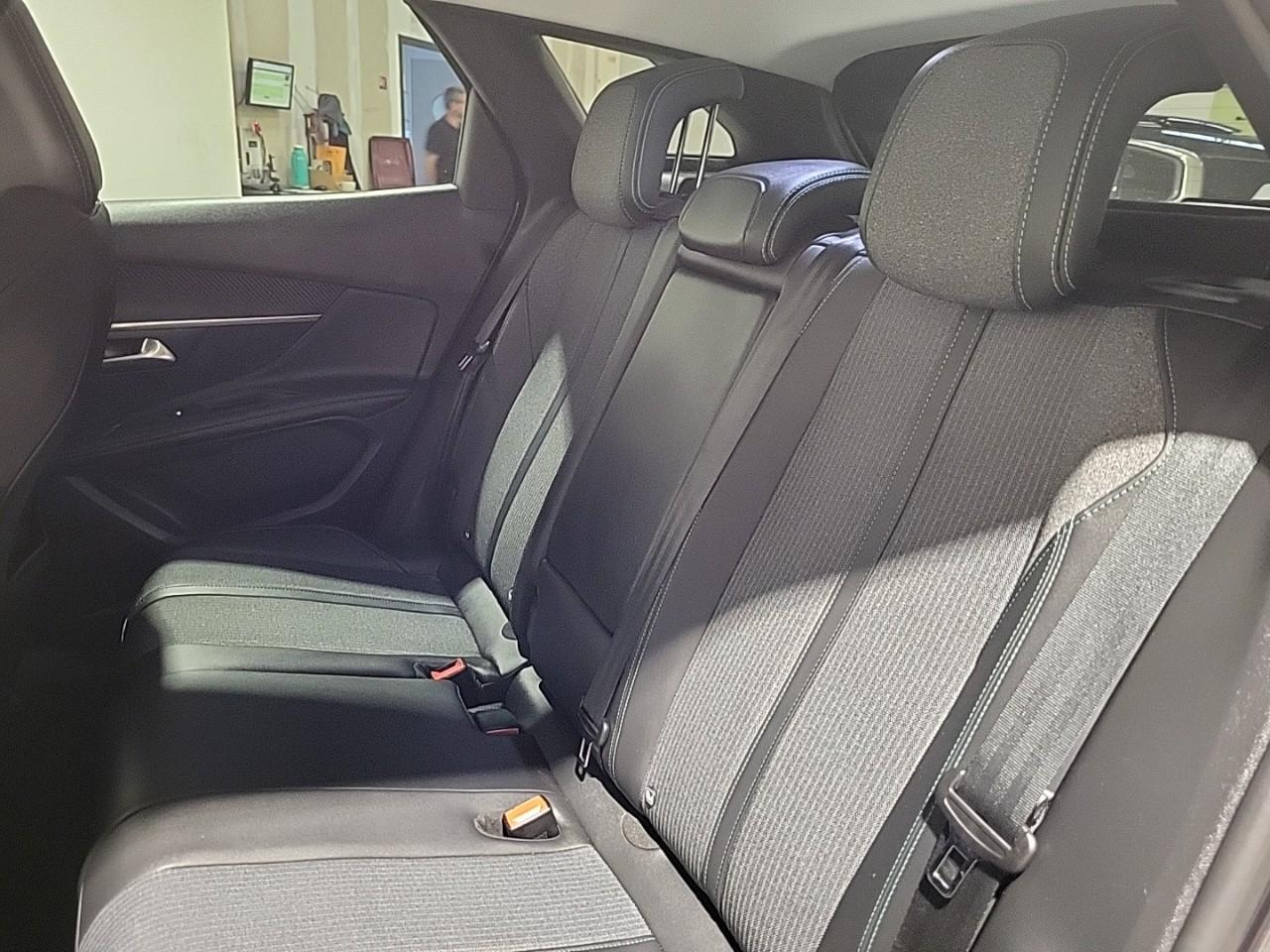 Peugeot 3008 bluehdi 130ch s&s eat8 allure — photo 13