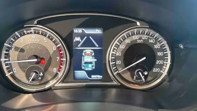 Suzuki Vitara 1.4 boosterjet hybrid — photo 15