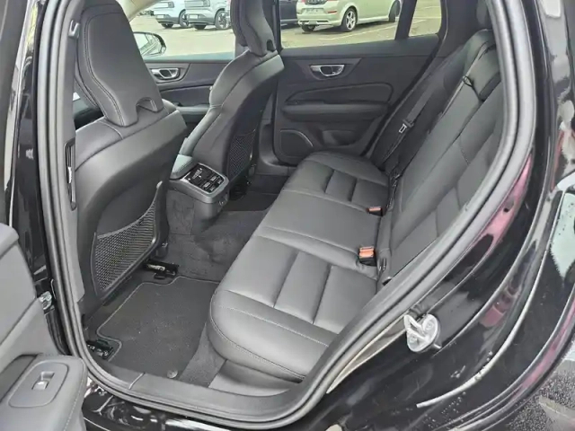Volvo V60 b4 197 ch dct7 — photo 37