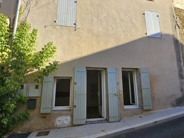 IMMEUBLE EN MONOPROPRITE DE 2 LOGEMENTS ET 2 GARAGES