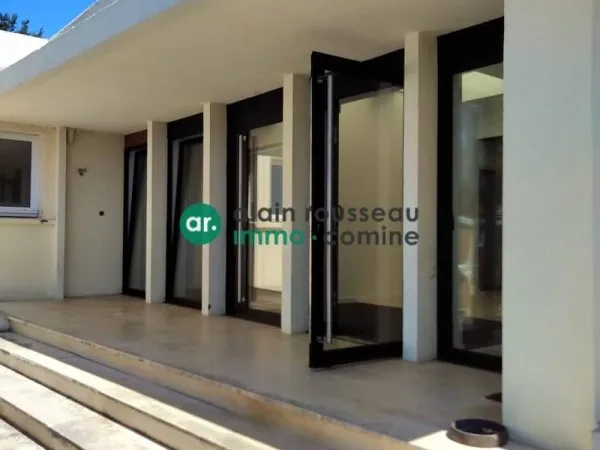 Bureau 70 m²