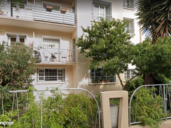 A louer appartement meublé, 100 m2, centre ville