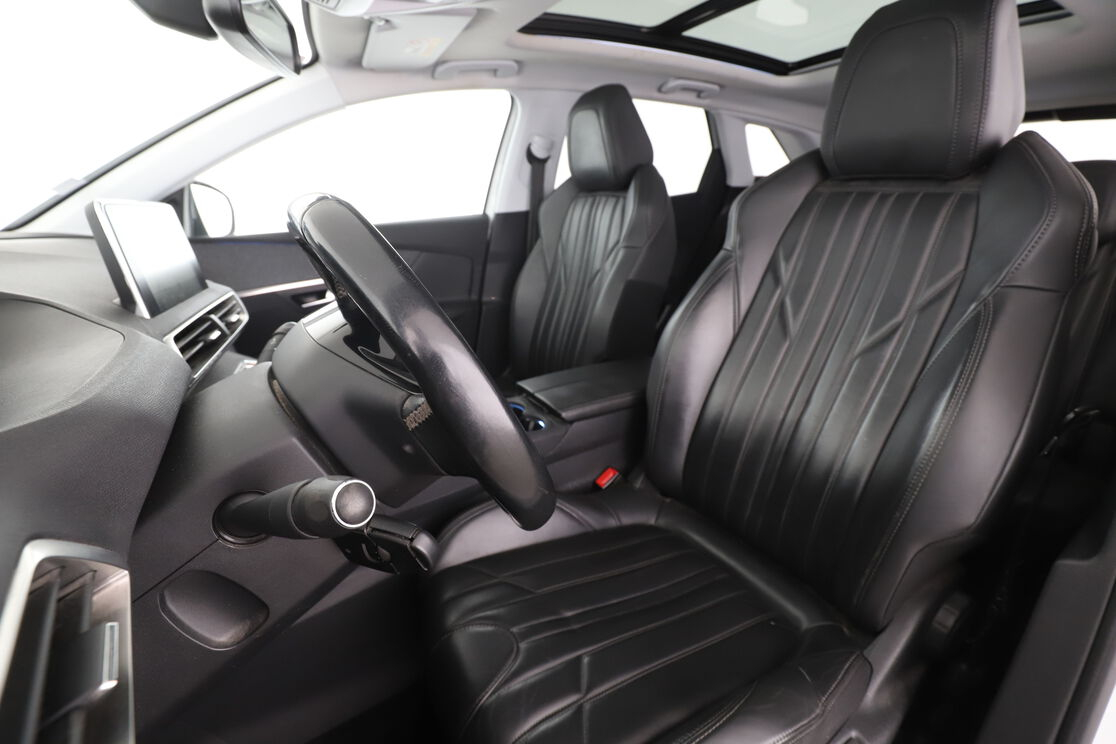 Peugeot 3008 1.2 PureTech Allure — photo 9