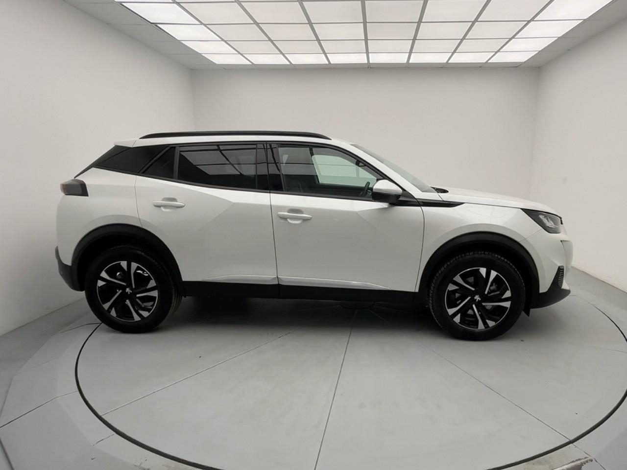 Peugeot 2008 bluehdi 130 s&s eat8 allure — photo 6