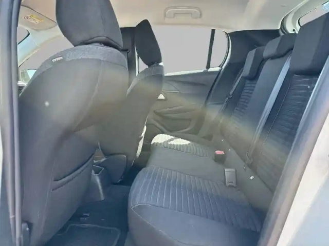 Peugeot 208 puretech 100 s&amp;s bvm6 — photo 12