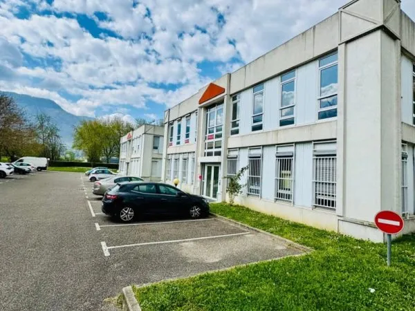 Bureau 200 m²