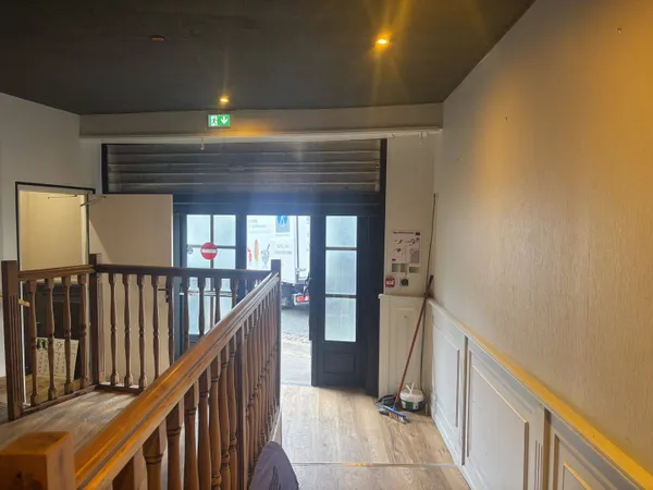 Local commercial 278 m²