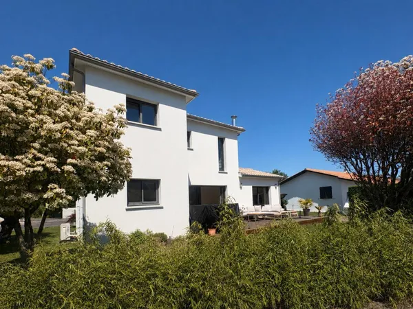 MAISON "NEUVE"