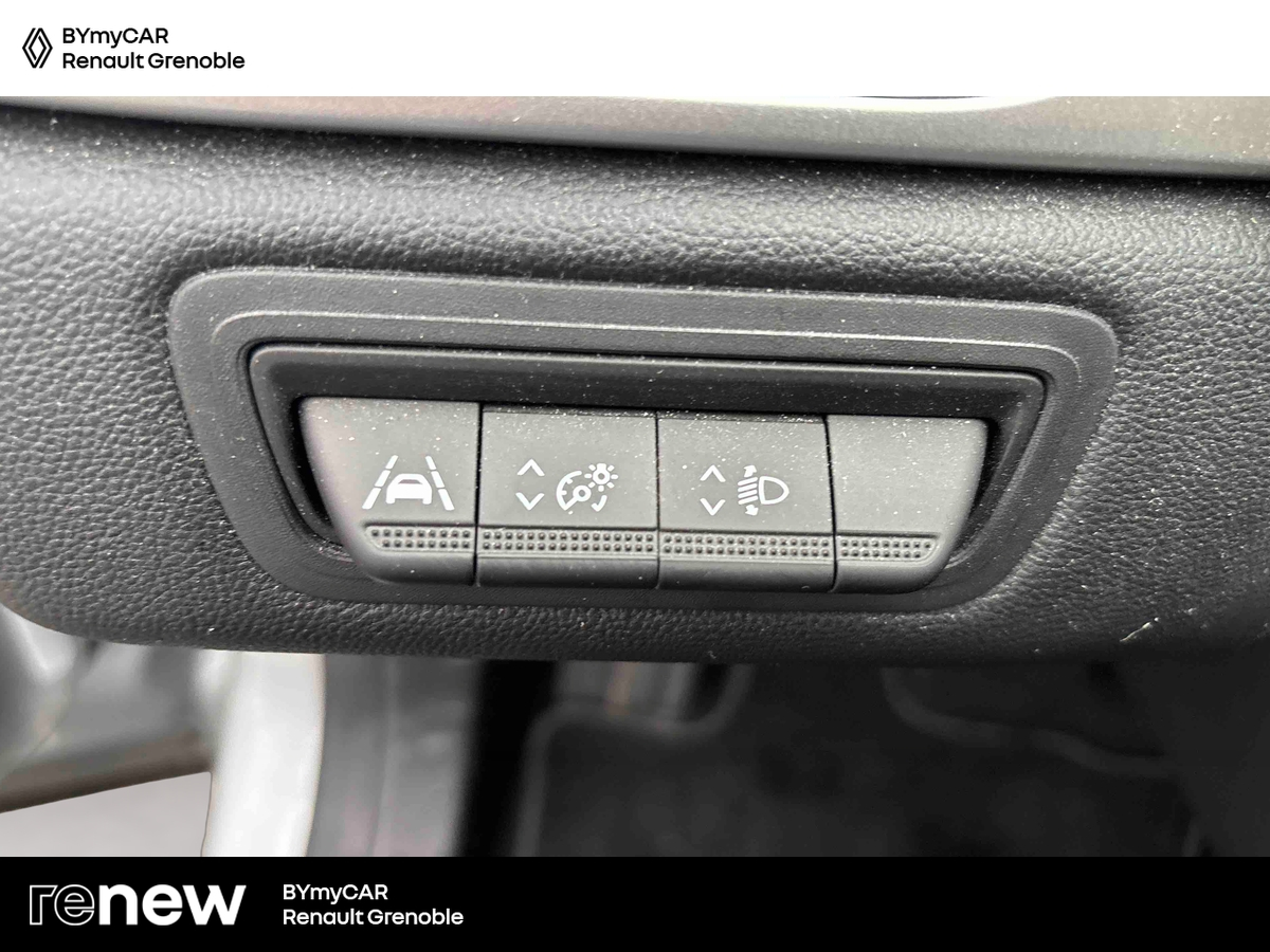 Renault Captur mild hybrid 140 — photo 19