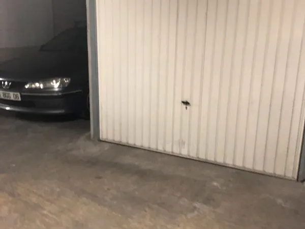 A louer Garage Ruelle des Prés