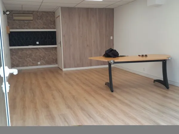 Bureau et espace de travail Location Montauban  28m² 370€