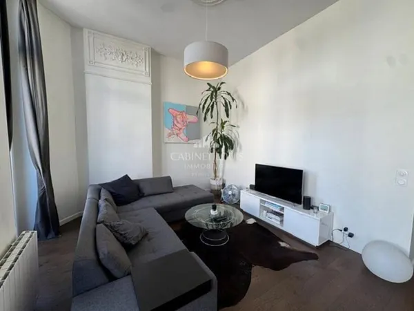 A LOUER INCROYABLE T2 -70m² TOUT EQUIPE
