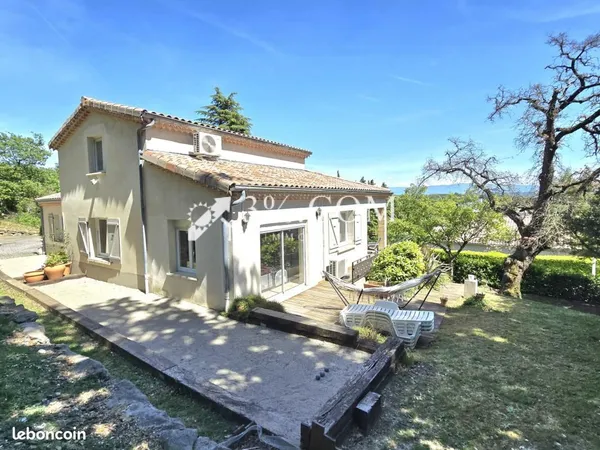 Villa 8 pièces 200 m²