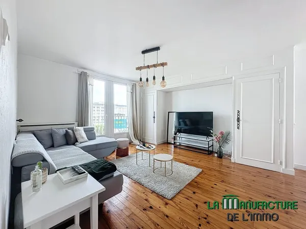 APPARTEMENT F2 BIS MEUBLE AVEC BALCON/ COURS FAURIEL