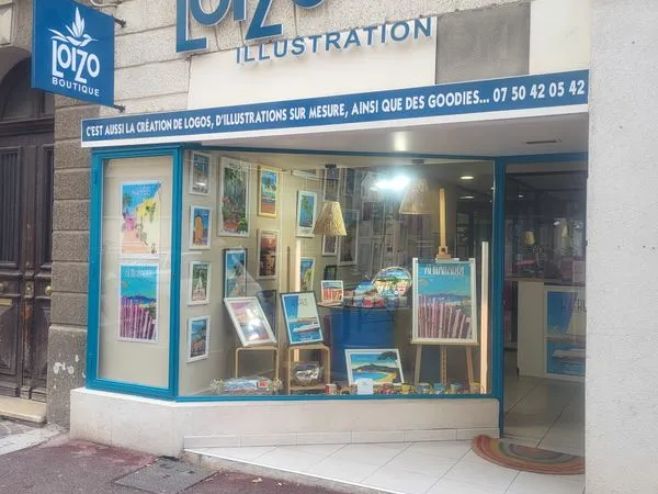 TRES GRAND LOCAL 80 m2 - PLEIN CENTRE VILLE HYERES EMPLACEMENT IDEAL
