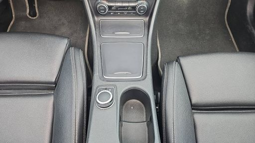 Mercedes Classe CLA 2.1 200 136 7G-DCT - Starlight – 2019 – 109524 km – Diesel – Boîte Automatique — photo 17