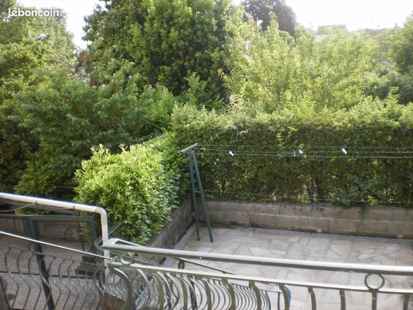 2 PIECES ARTHES 5km ALBI village centre