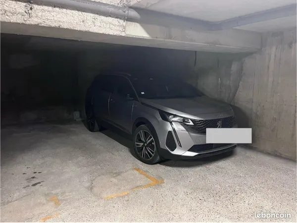 Place de parking dans résidence sécurisée Asnières