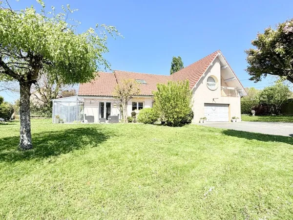 Maison 7 pièces 230 m²