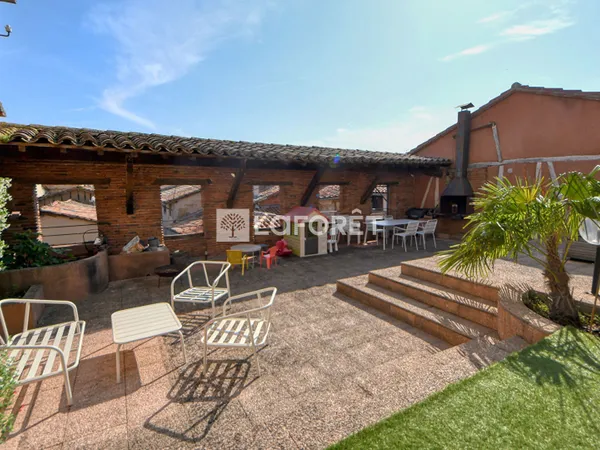 Maison 9 pièces 440 m²