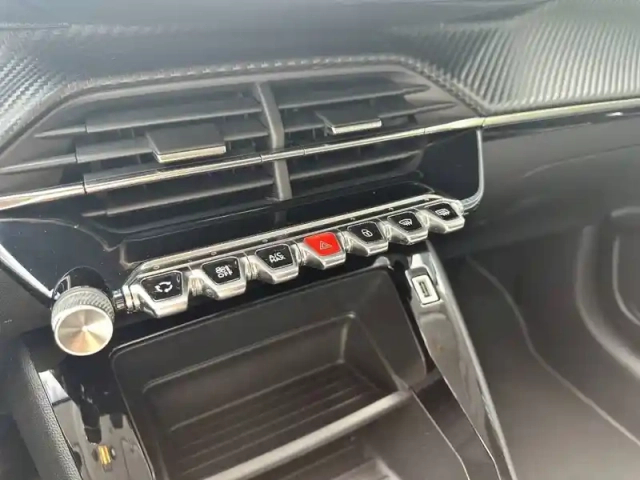Peugeot 208 puretech 100 s&amp;s bvm6 — photo 47