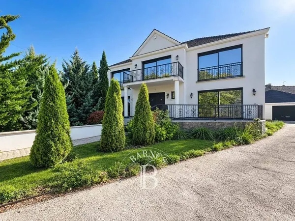 Maison 5 pièces 254 m²