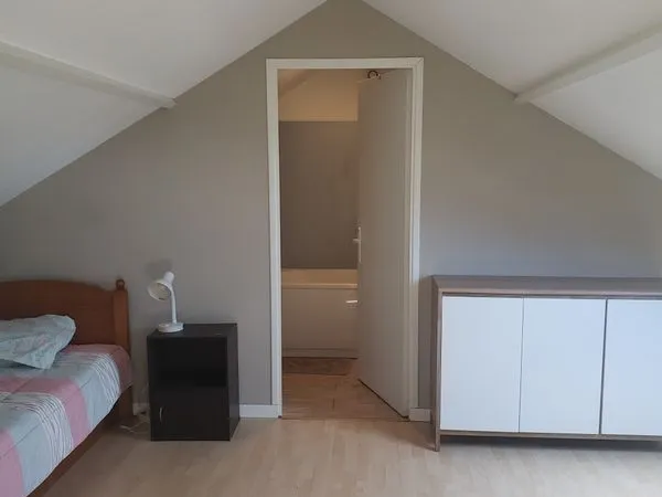 A louer chambre meublée