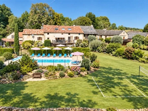 Propriété De Caractere Renovee, Avec Maison D'habitation, Gîtes,