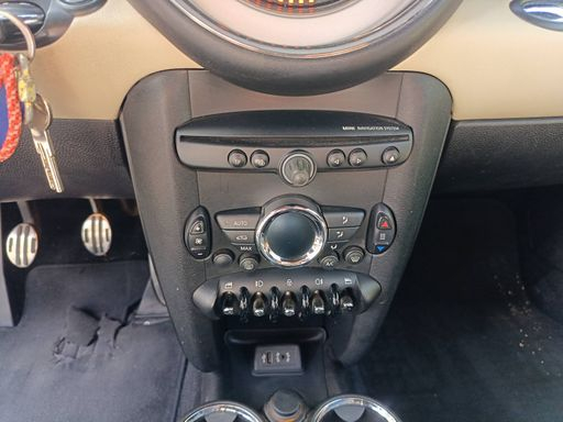 Mini Clubman 1.6 Cooper S 184 - Cooper S – 2013 – 139781 km – Essence – Boîte Manuelle — photo 13