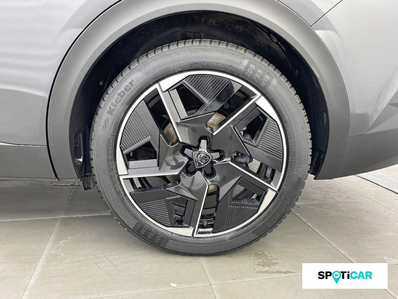Peugeot 408 phev 225ch gt e-eat8 — photo 11