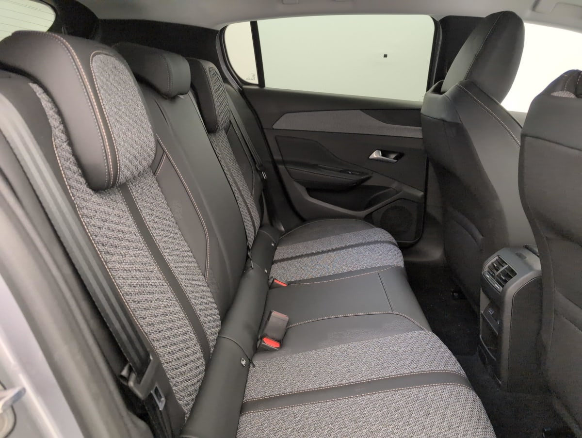 Peugeot 308 — photo 10
