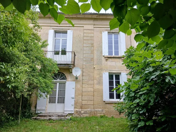 Maison 10 pièces 300 m²