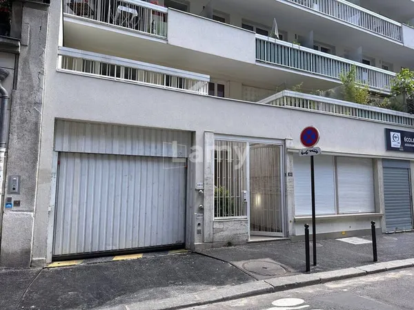 Parking 11 m²