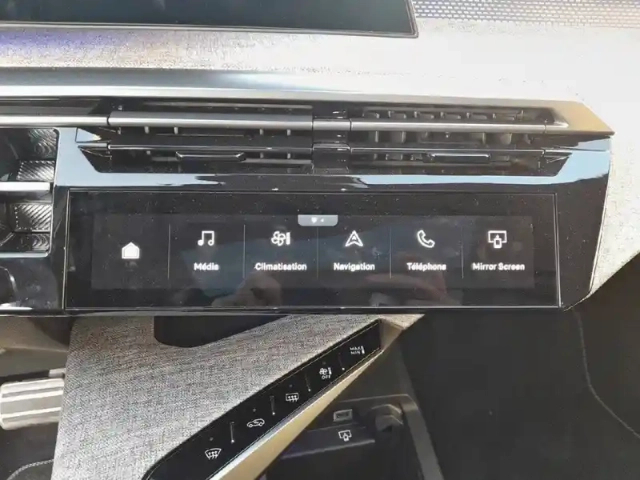Peugeot 5008 electrique 73 kwh 210 ch — photo 20