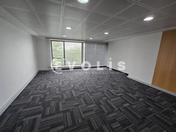 Bureaux 548 m²