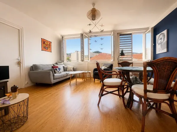 Appartement lumineux 57 m²  Chamalières / Les Salins  Ac