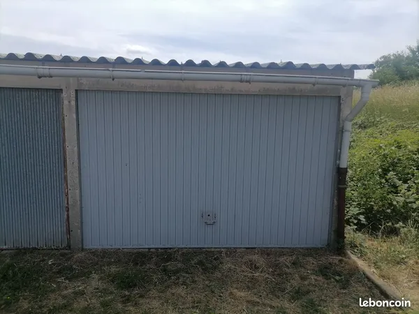 Lot 2 garages