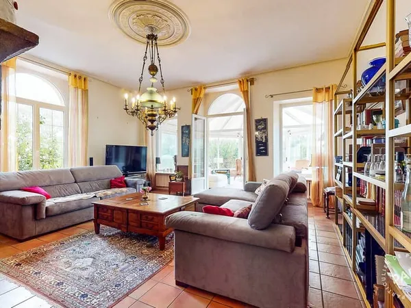 Maison 9 pièces 287 m²