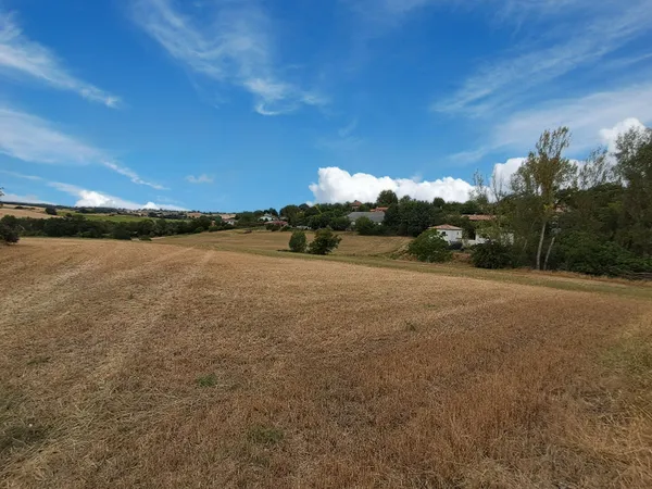 Terrain 1816 m²