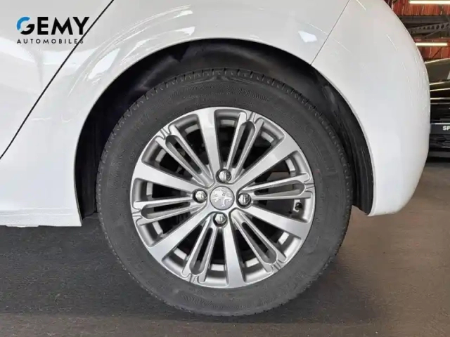 Peugeot 208 1.2 puretech 82ch bvm5 — photo 11