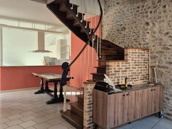 A LOUER : Maison de ville meublée 120m² centre-ville Autun