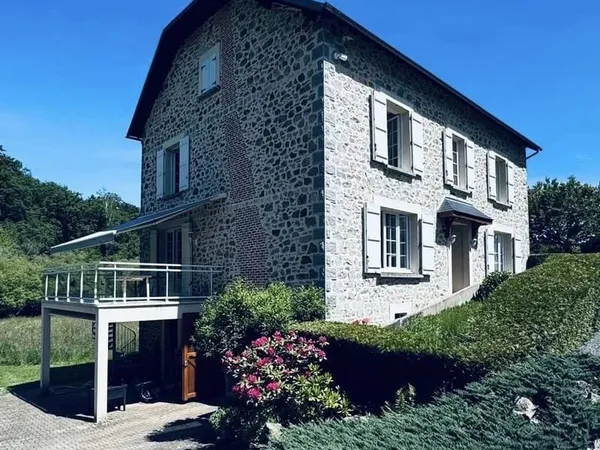 SUPERBE PROPRIETE EN PIERRES A LA CAMPAGNE