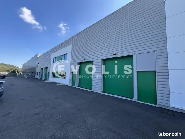 Local d'activité 183 m²