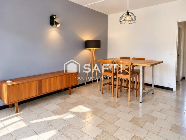 FLEURANCE CENTRE - APPARTEMENT T3 RÉNOVÉ DE 65 M² AVEC BALCON ET PARKING PRIVATIF