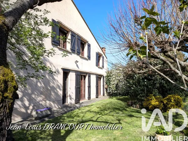 Maison 7 pièces 226 m²