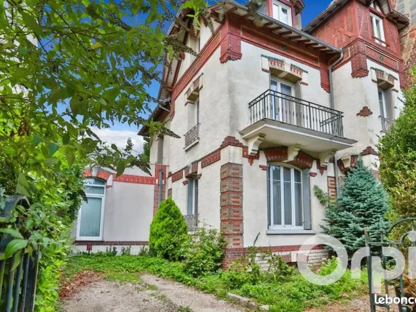 Maison 8 pièces 176 m²