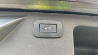 Land-Rover Discovery Sport P300e 309ch Dynamic SE — photo 32